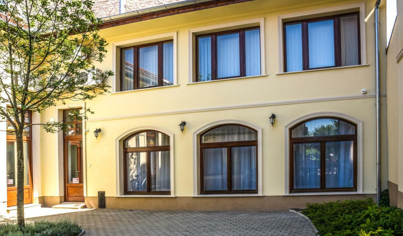 Centrum Apartman Cegléd Dış mekan fotoğraf